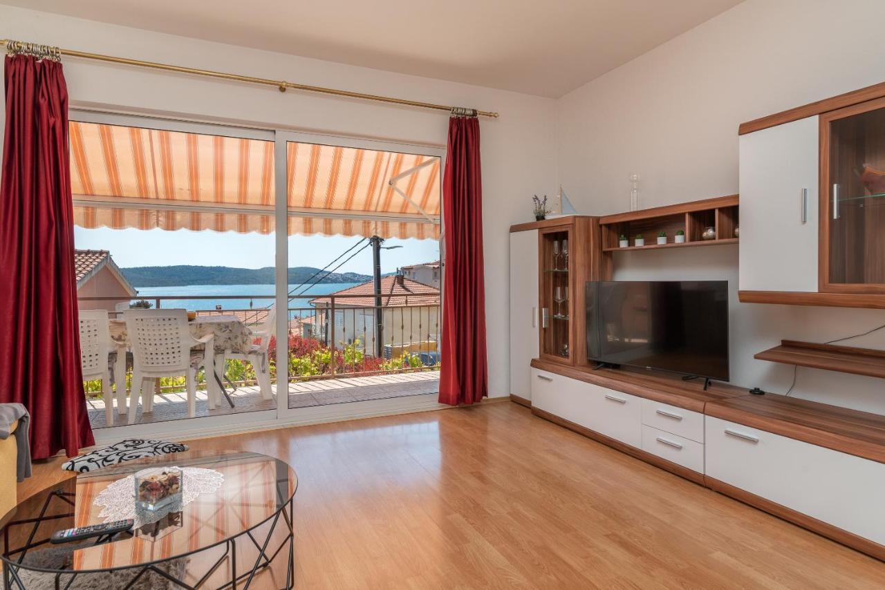 Comfortable Apartment Near The Sea Trogir Extérieur photo