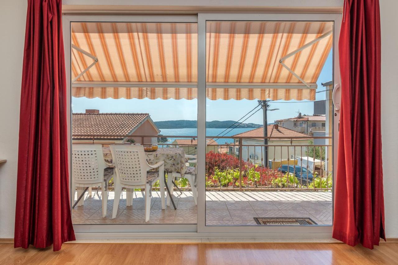Comfortable Apartment Near The Sea Trogir Extérieur photo