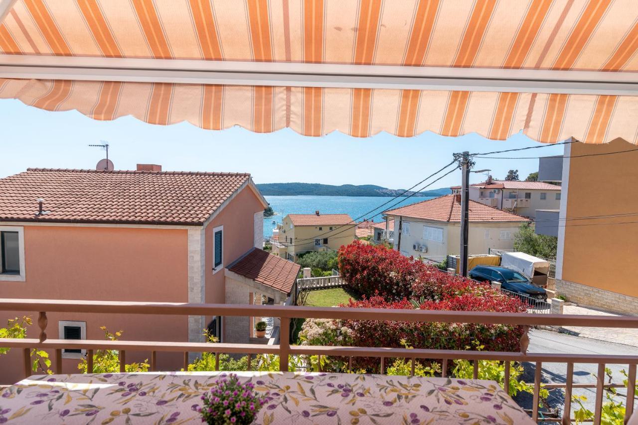 Comfortable Apartment Near The Sea Trogir Extérieur photo