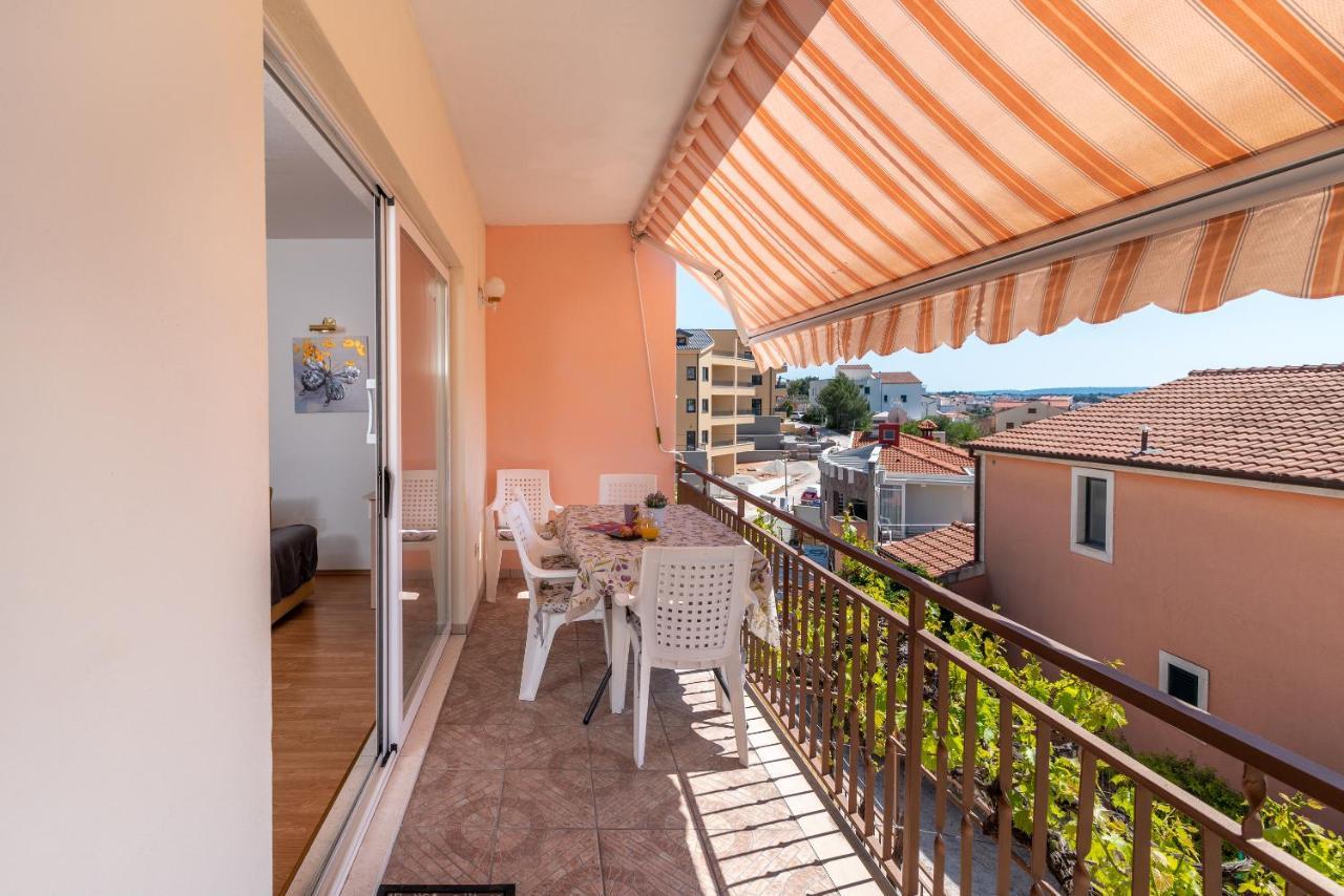 Comfortable Apartment Near The Sea Trogir Extérieur photo