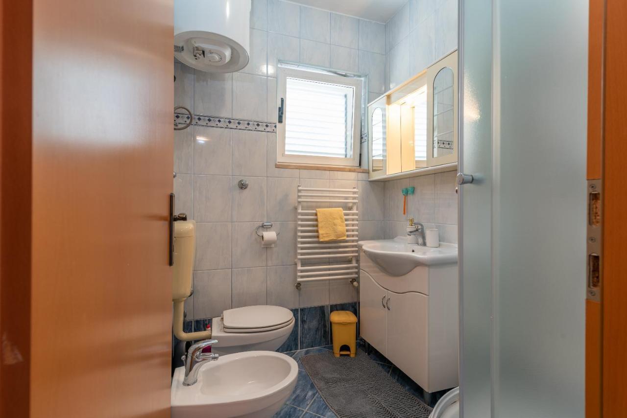 Comfortable Apartment Near The Sea Trogir Extérieur photo