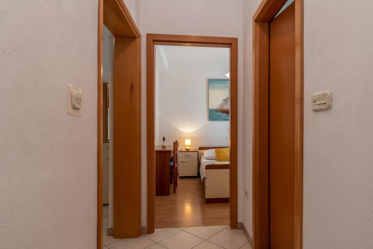 Comfortable Apartment Near The Sea Trogir Extérieur photo