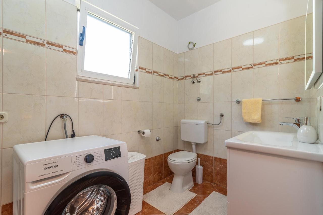 Comfortable Apartment Near The Sea Trogir Extérieur photo