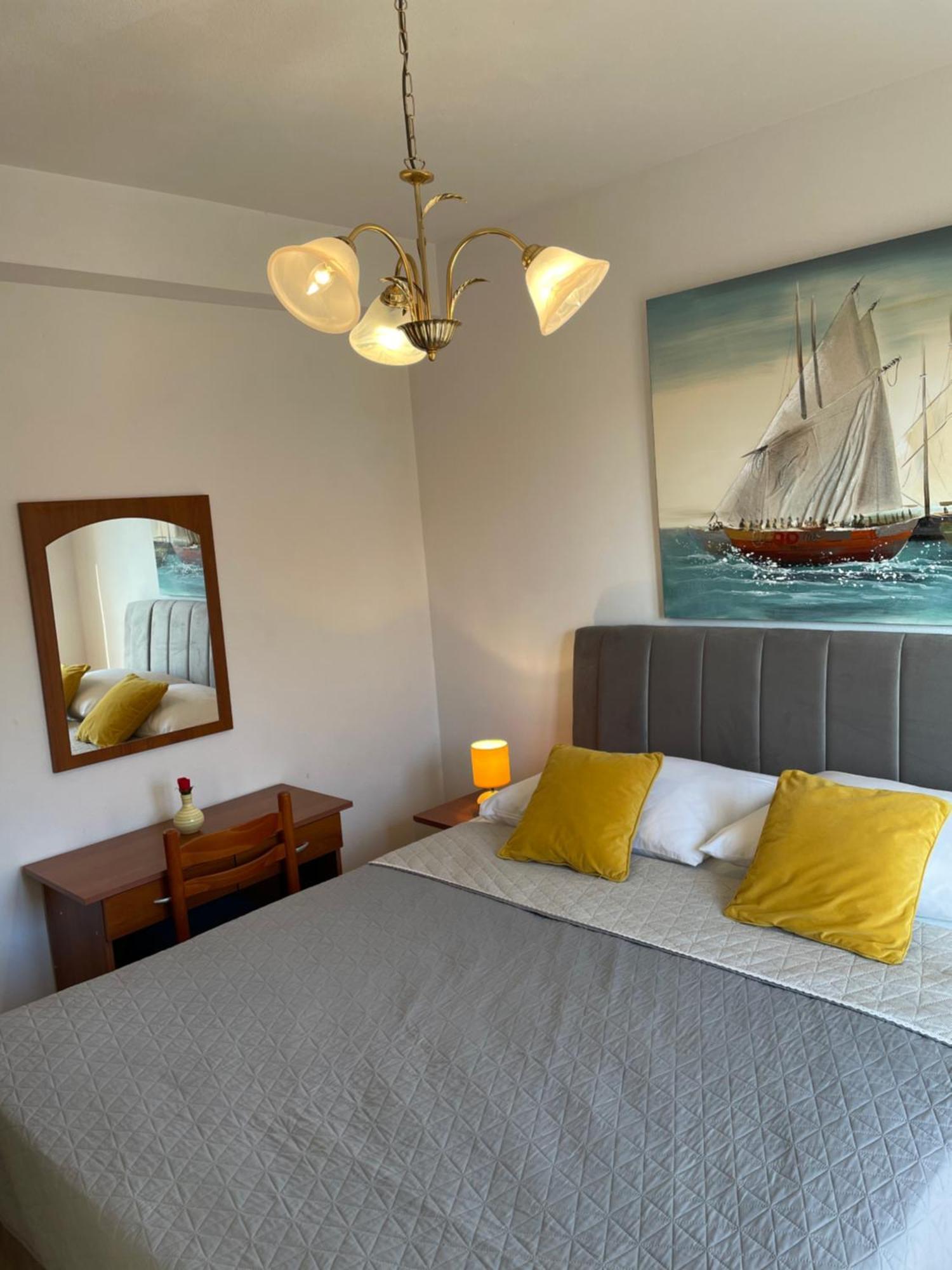 Comfortable Apartment Near The Sea Trogir Extérieur photo